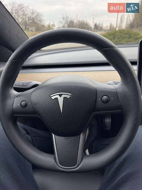 Седан Tesla Model 3 2020 в Днепре