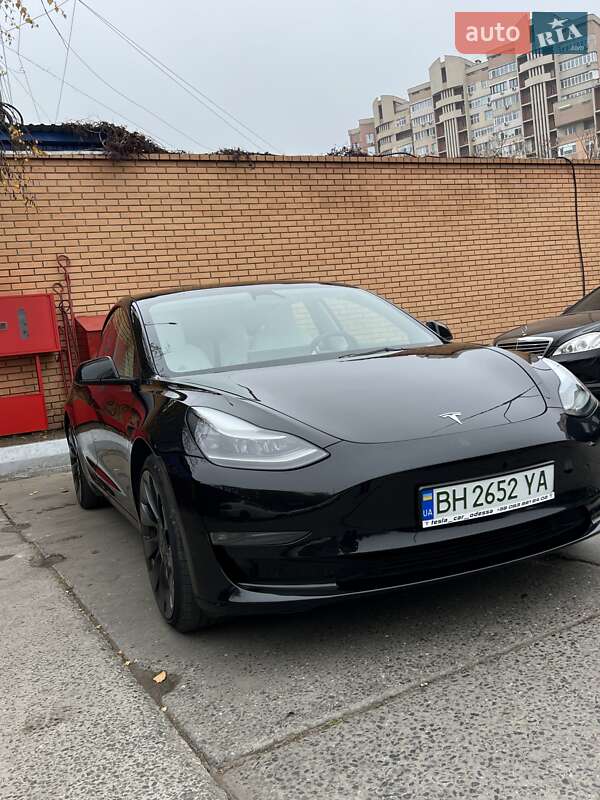Седан Tesla Model 3 2023 в Одесі