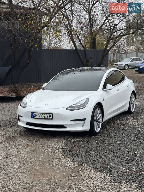 Tesla Model 3 2019