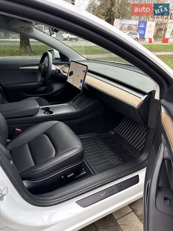 Седан Tesla Model 3 2021 в Ужгороде фото 56 Седан Tesla Model 3 2021 в Ужгороде