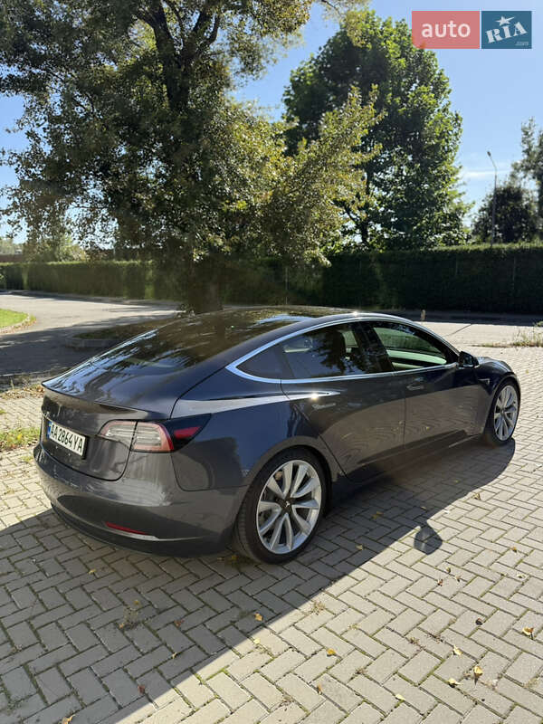 Седан Tesla Model 3 2018 в Киеве