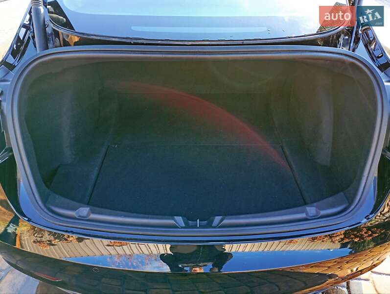 Седан Tesla Model 3 2020 в Луцке фото 5 Седан Tesla Model 3 2020 в Луцке