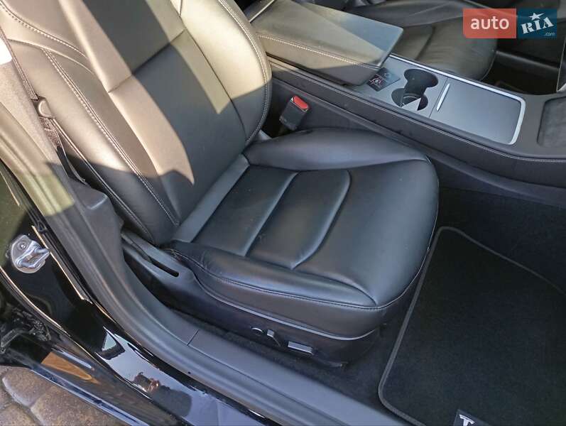 Седан Tesla Model 3 2020 в Луцке фото 15 Седан Tesla Model 3 2020 в Луцке