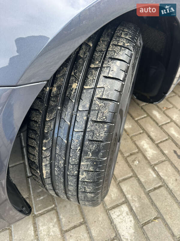 Седан Tesla Model 3 2020 в Івано-Франківську