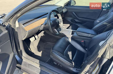 Седан Tesla Model 3 2021 в Львові