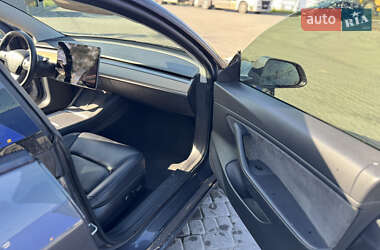 Седан Tesla Model 3 2021 в Львові