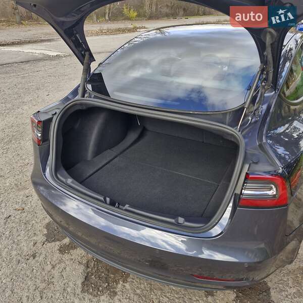 Седан Tesla Model 3 2022 в Кривому Розі