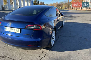 Седан Tesla Model 3 2022 в Ужгороді