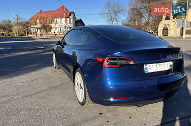 Седан Tesla Model 3 2022 в Ужгороді