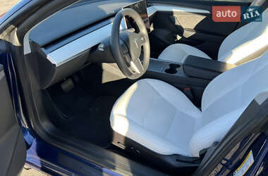 Седан Tesla Model 3 2022 в Ужгороді