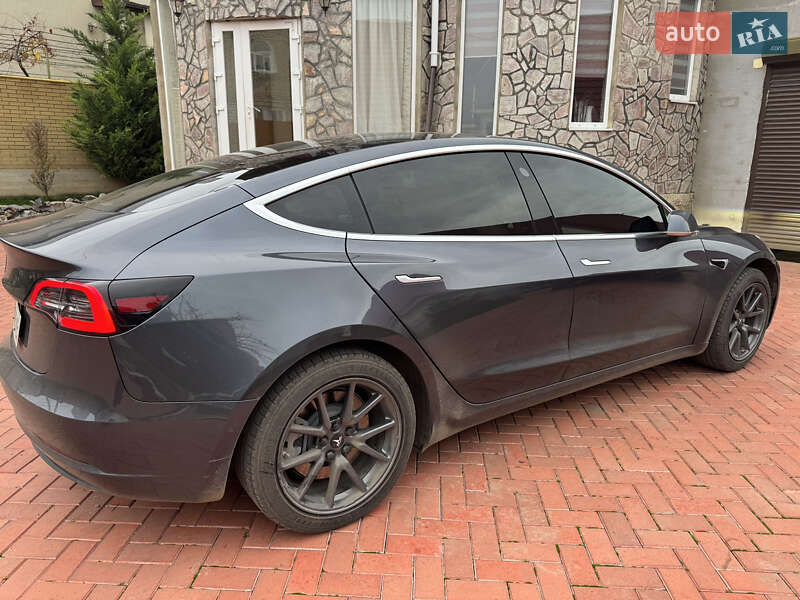 Седан Tesla Model 3 2019 в Одесі