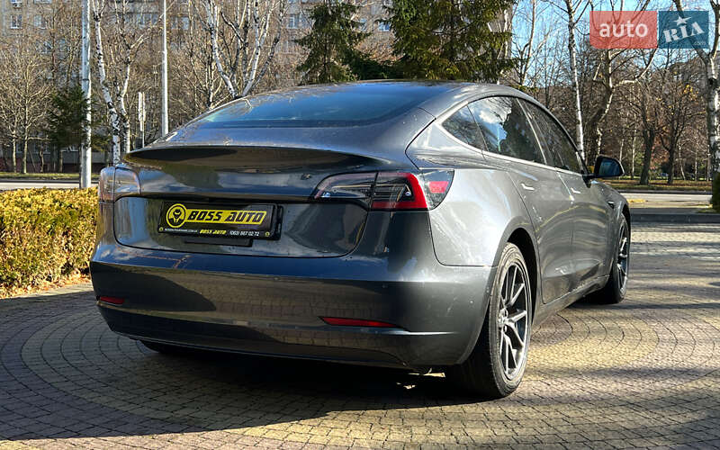 Седан Tesla Model 3 2018 в Львове фото 29 Седан Tesla Model 3 2018 в Львове