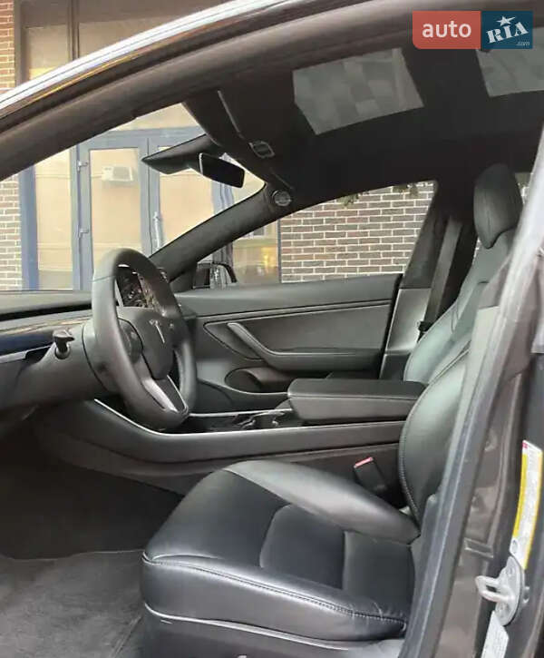 Седан Tesla Model 3 2019 в Тернополе фото 18 Седан Tesla Model 3 2019 в Тернополе