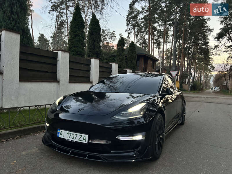 Седан Tesla Model 3 2018 в Ірпені