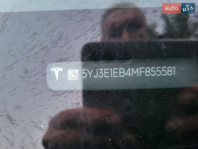 Седан Tesla Model 3 2020 в Львове