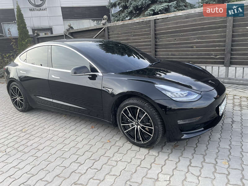 Седан Tesla Model 3 2019 в Тернополе