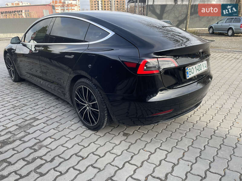 Седан Tesla Model 3 2019 в Тернополе
