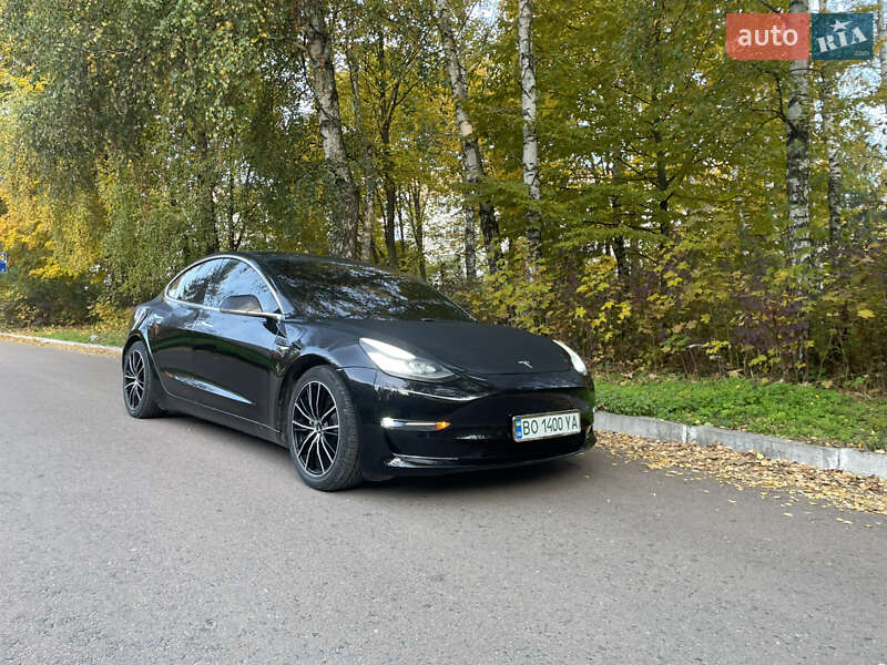 Седан Tesla Model 3 2019 в Тернополе