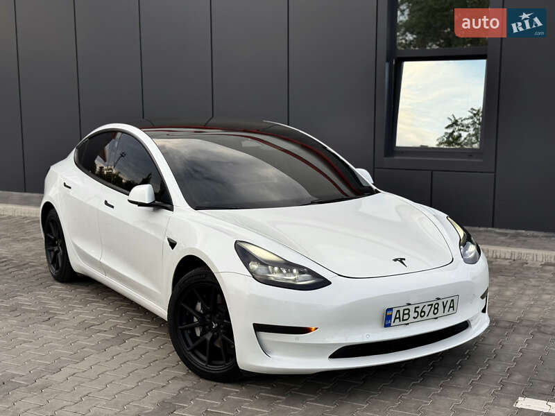 Седан Tesla Model 3 2022 в Кривом Роге
