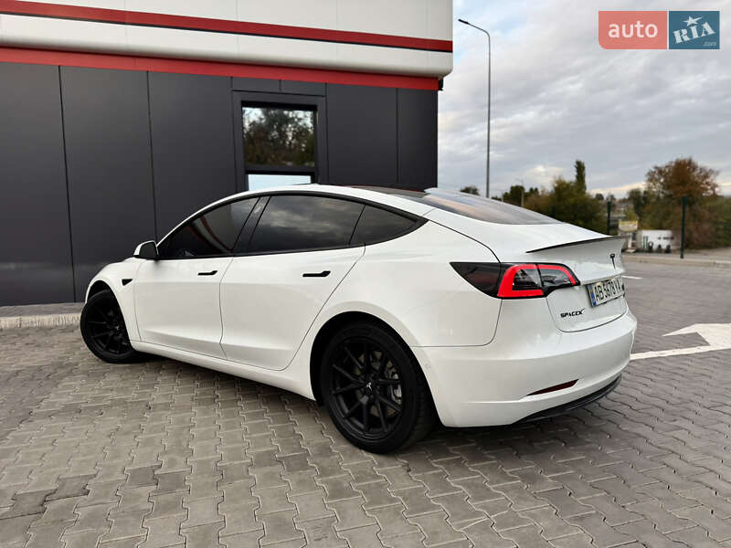 Седан Tesla Model 3 2022 в Кривом Роге