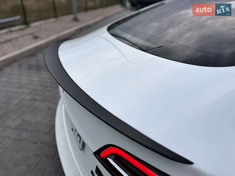 Седан Tesla Model 3 2022 в Кривом Роге