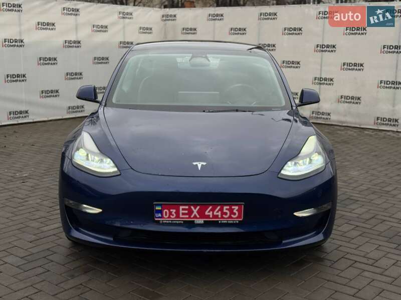 Седан Tesla Model 3 2022 в Луцке