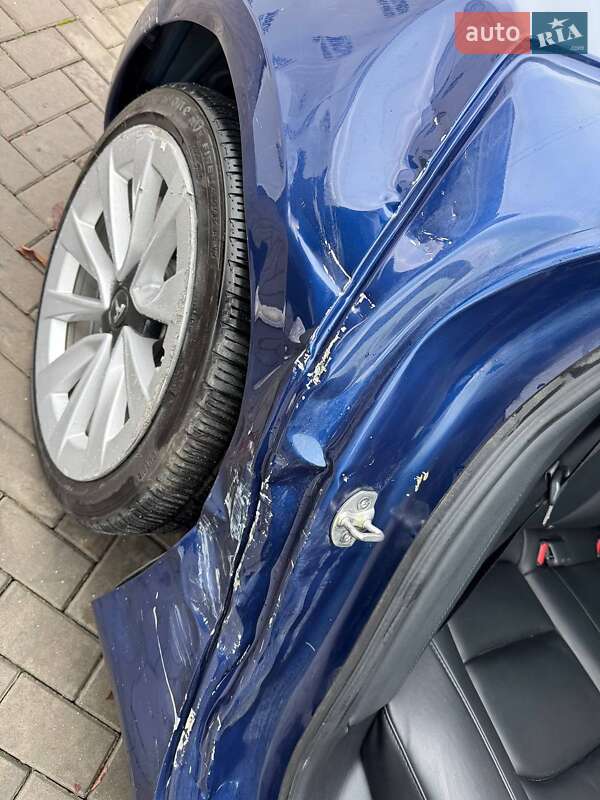 Седан Tesla Model 3 2022 в Луцке