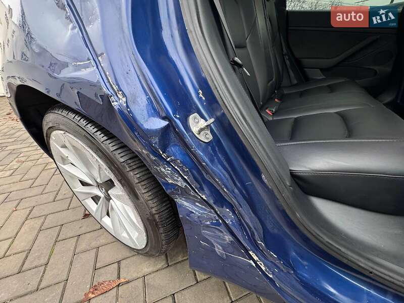 Седан Tesla Model 3 2022 в Луцке