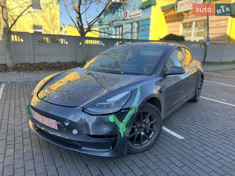 Седан Tesla Model 3 2022 в Луцьку
