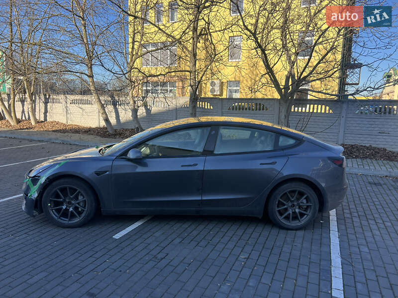 Седан Tesla Model 3 2022 в Луцьку
