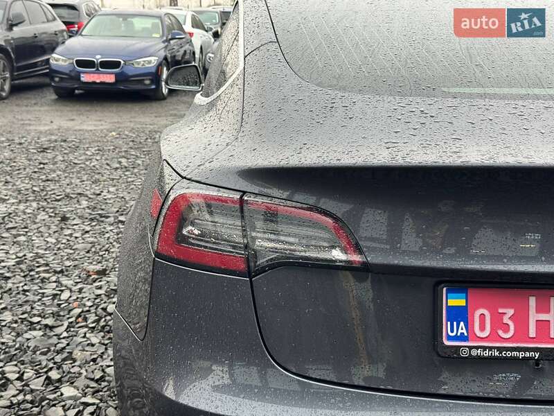 Седан Tesla Model 3 2018 в Луцьку