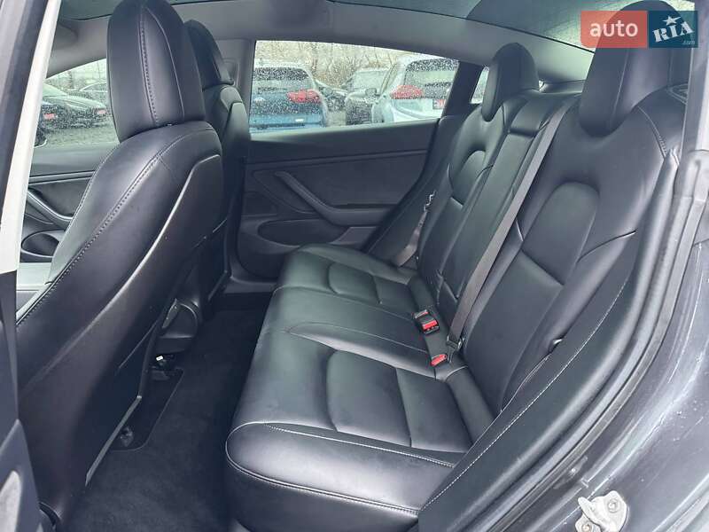 Седан Tesla Model 3 2018 в Луцьку