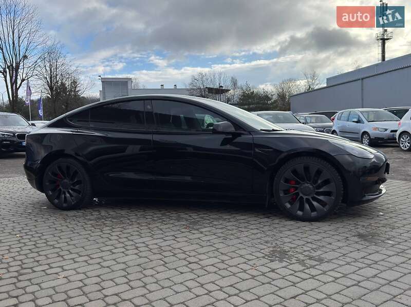Седан Tesla Model 3 2022 в Львові