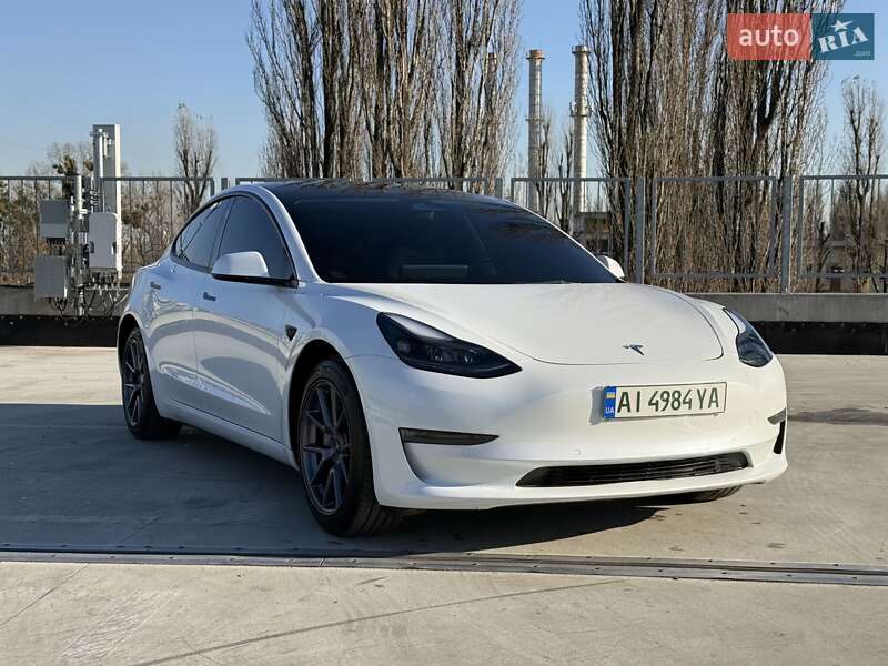 Седан Tesla Model 3 2022 в Киеве фото 3 Седан Tesla Model 3 2022 в Киеве