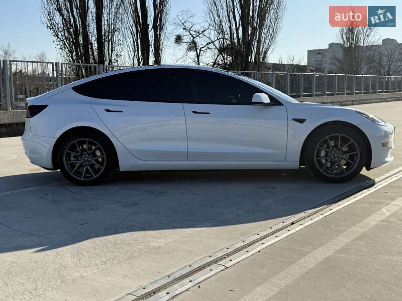 Седан Tesla Model 3 2022 в Киеве фото 5 Седан Tesla Model 3 2022 в Киеве