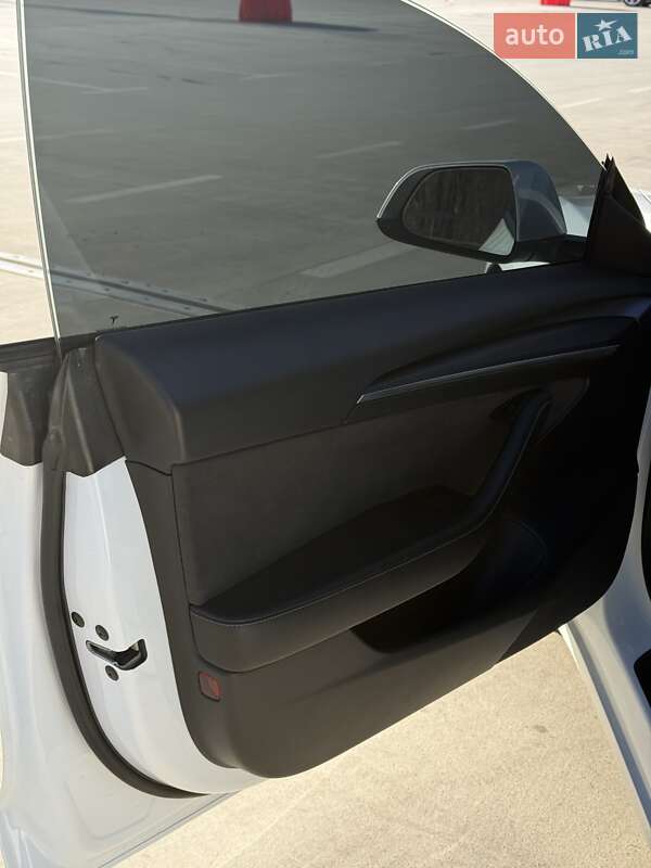 Седан Tesla Model 3 2022 в Киеве фото 17 Седан Tesla Model 3 2022 в Киеве