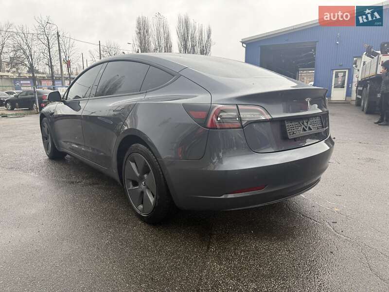 Седан Tesla Model 3 2022 в Киеве