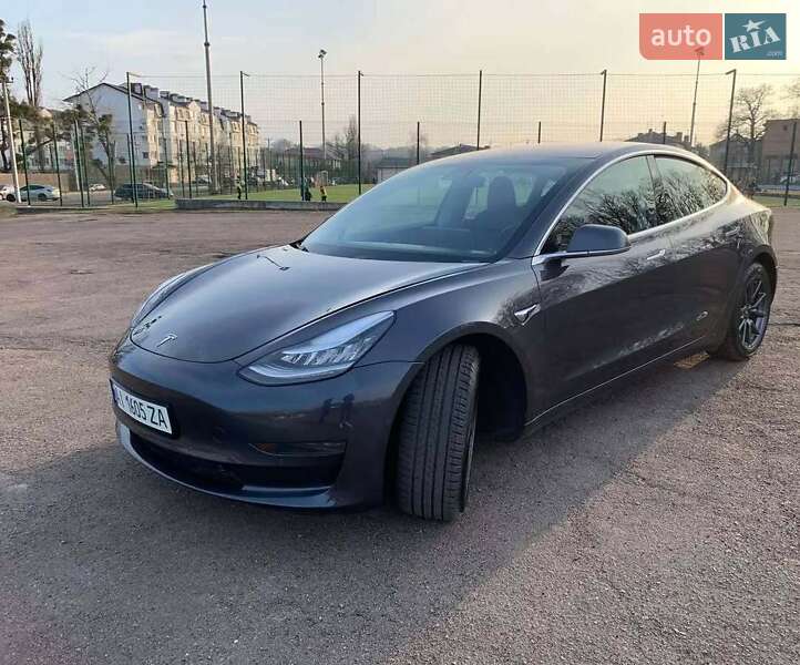 Седан Tesla Model 3 2018 в Львові