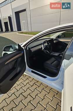 Седан Tesla Model 3 2023 в Ивано-Франковске