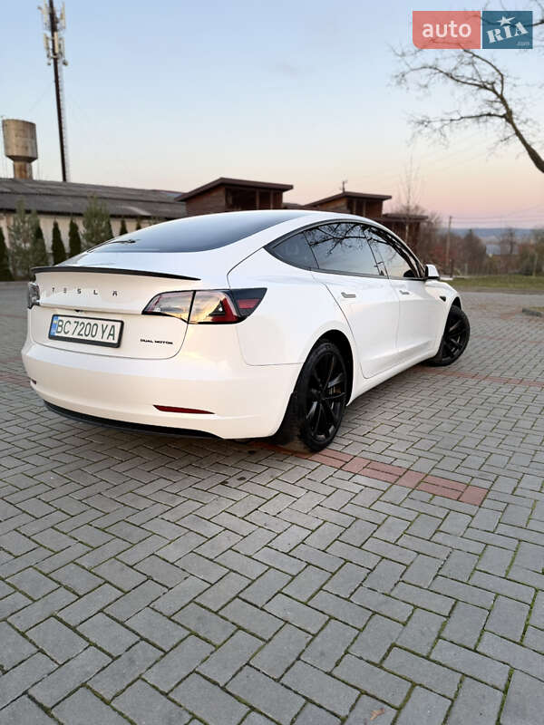 Седан Tesla Model 3 2021 в Золочеве