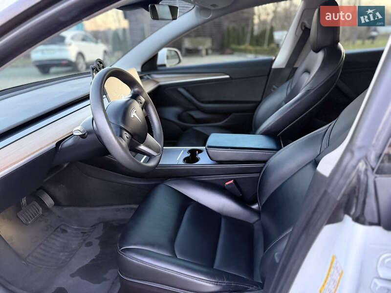 Седан Tesla Model 3 2021 в Золочеве