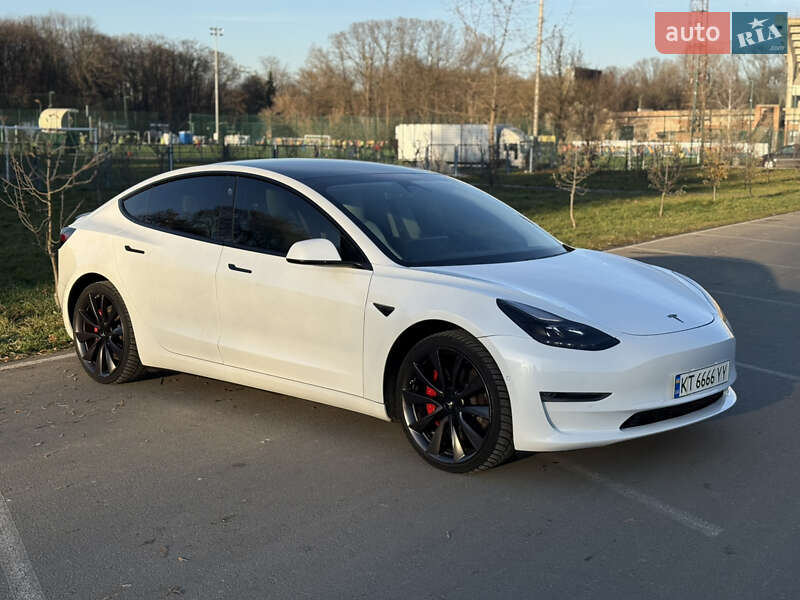 Седан Tesla Model 3 2020 в Ивано-Франковске
