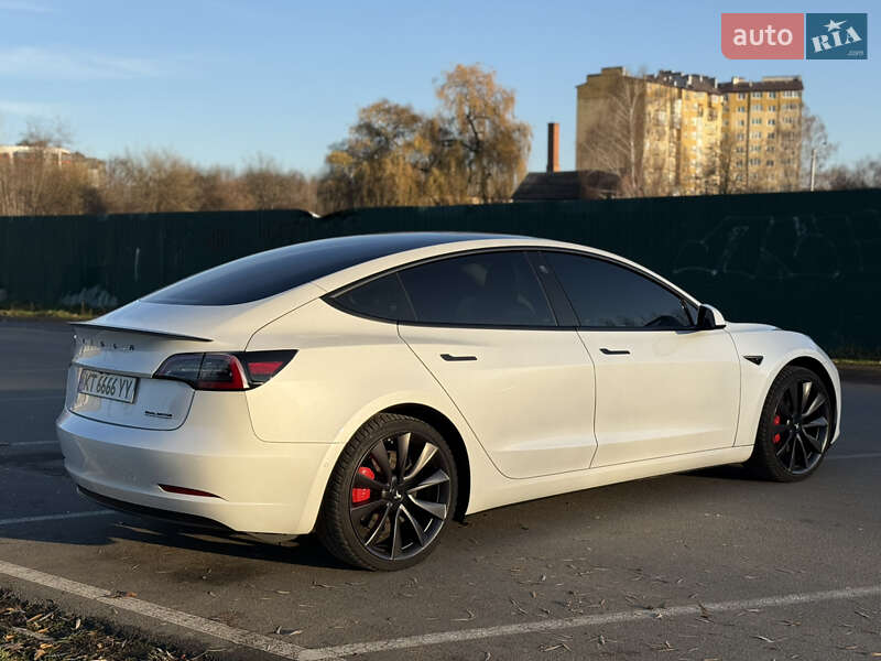 Седан Tesla Model 3 2020 в Ивано-Франковске