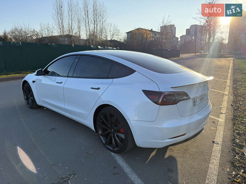 Седан Tesla Model 3 2020 в Ивано-Франковске