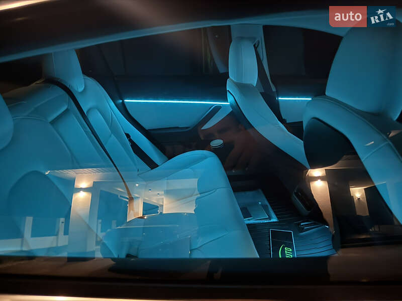 Седан Tesla Model 3 2020 в Ивано-Франковске