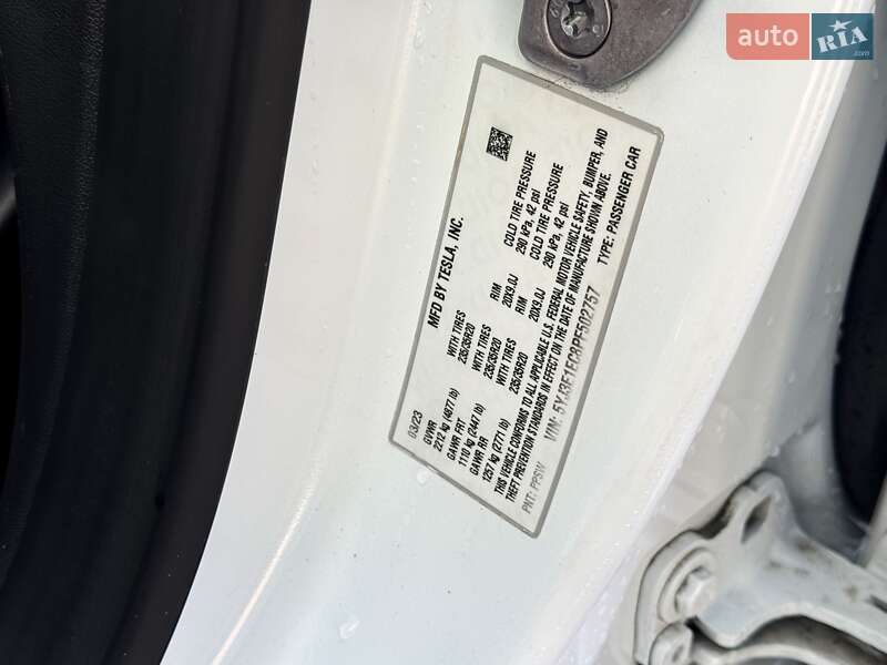 Седан Tesla Model 3 2023 в Києві