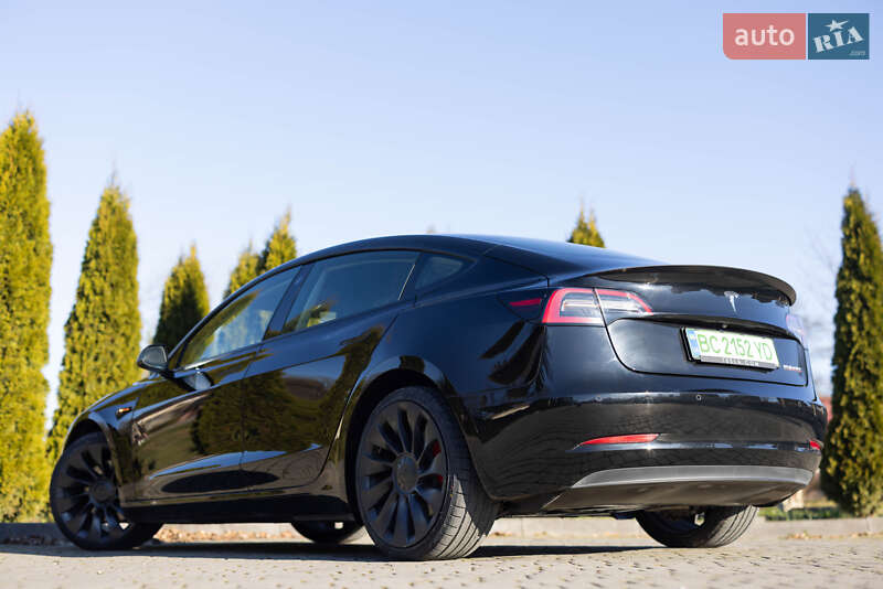 Седан Tesla Model 3 2021 в Львові