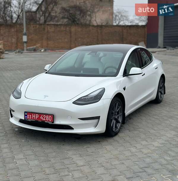 Седан Tesla Model 3 2021 в Дубно