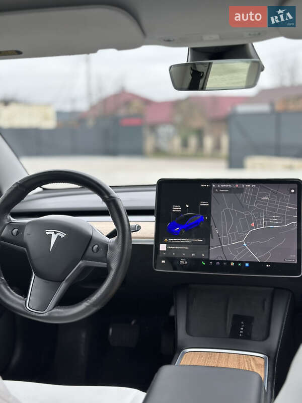 Седан Tesla Model 3 2021 в Дубно