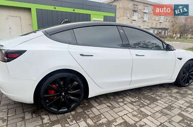 Седан Tesla Model 3 2020 в Кривом Роге